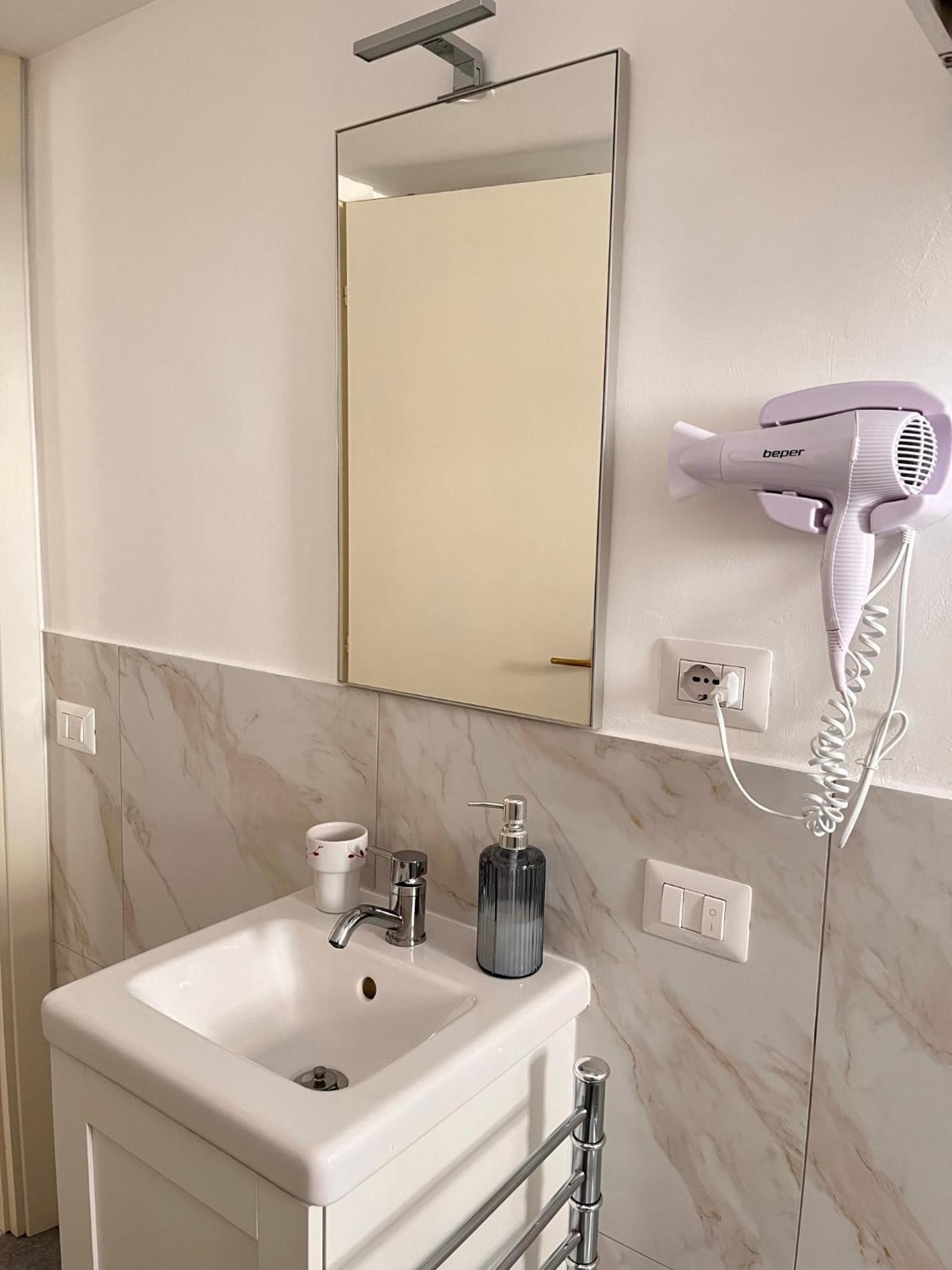 Roma Basento Apartment ภายนอก รูปภาพ