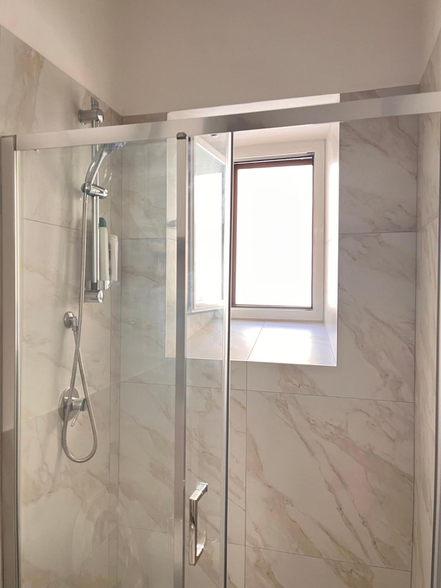 Roma Basento Apartment ภายนอก รูปภาพ